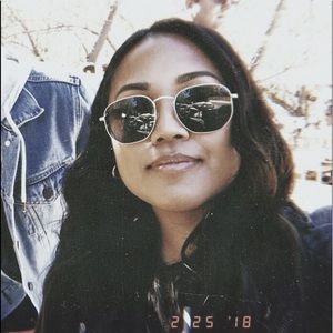 Meet your Posher, Roni